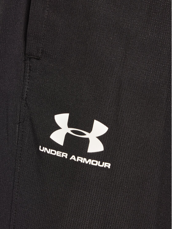 Under Armour Under Armour Bikses outdoor Vital Woven 1352031 Melns Loose Fit