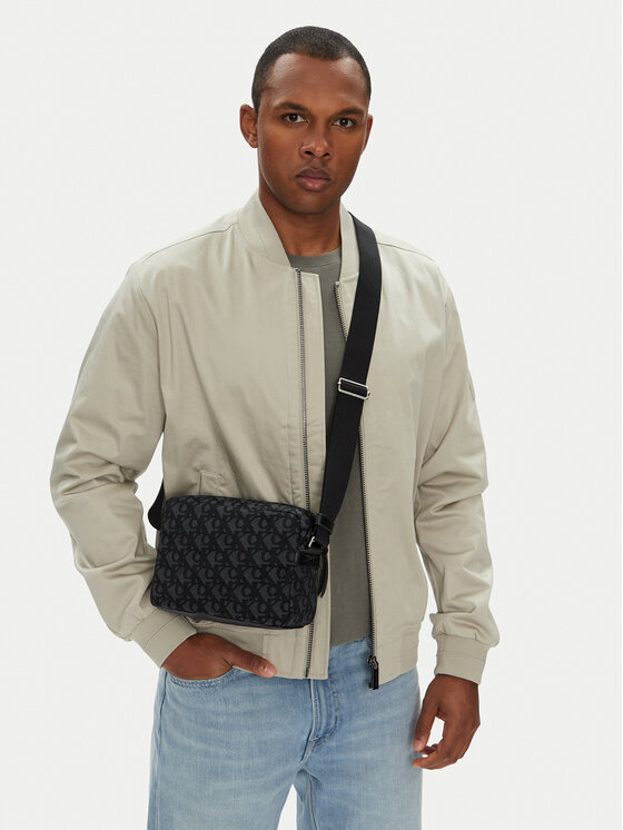 Calvin Klein Calvin Klein Taška cez rameno Unstructured Monogram Camera Bag LV04G3179G Čierna