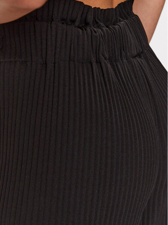 YAS YAS Pantaloni din material 26028051 Negru Regular Fit