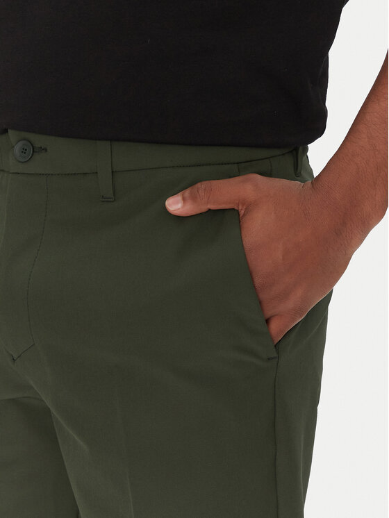 BOSS BOSS Szorty materiałowe S_Commuter_10.5 Inch 50540337 Zielony Slim Fit