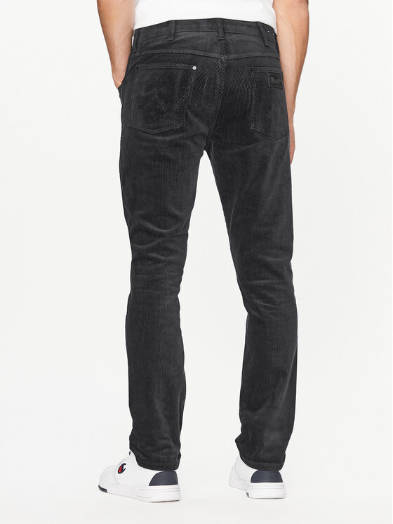 Wrangler Wrangler Spodnie materiałowe Larston 112341461 Czarny Slim Fit