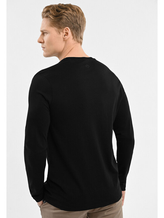 Volcano Volcano Longsleeve L-HALS Czarny Regular Fit