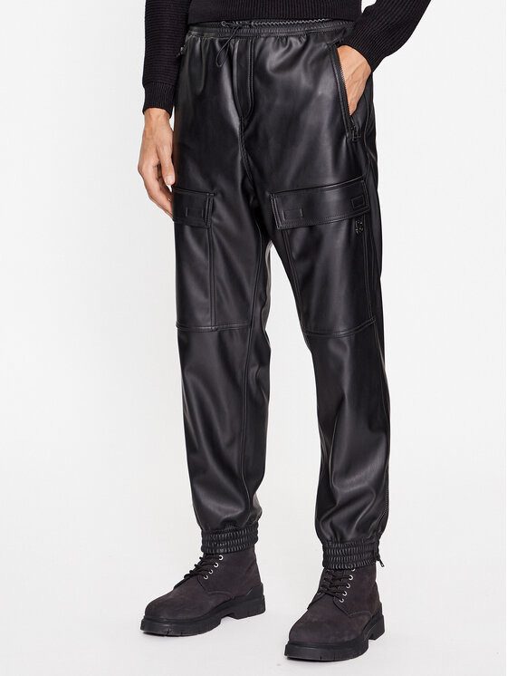HUGO Hugo Hlače od imitacije kože Ganno 234 50501246 Crna Regular Fit