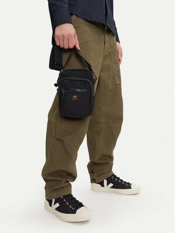 Alpha Industries Alpha Industries Ľadvinka 156941 Čierna