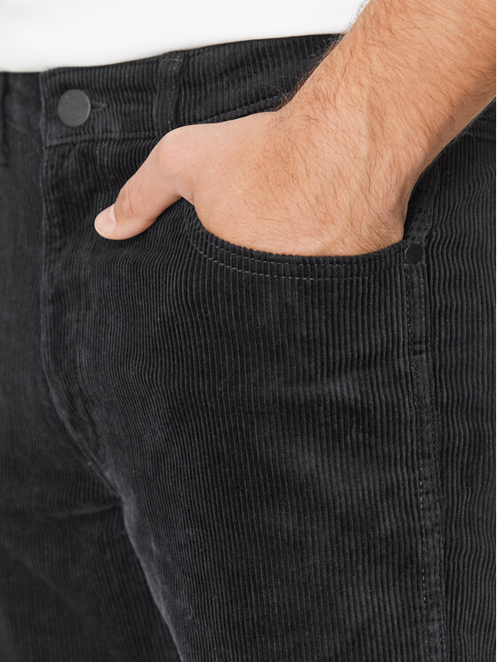 Wrangler Wrangler Spodnie materiałowe Larston 112341461 Czarny Slim Fit