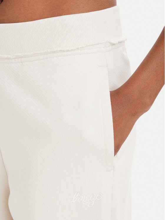 HUGO HUGO Долнище анцуг Nuembrie_B 50563984 Кремав Relaxed Fit