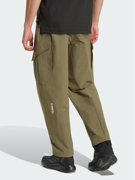 adidas adidas Spodnie outdoor 161594 Zielony Loose Fit