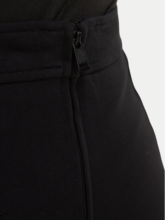 Guess Guess Trapézová sukňa W6BD23 K6219 Čierna Regular Fit