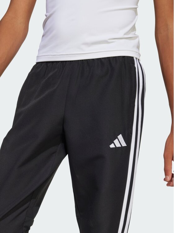 adidas adidas Spodnie materiałowe 143213 Czarny Regular Fit