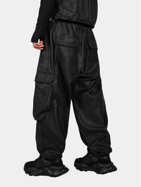 MADE BY SOCIETY MADE BY SOCIETY Spodnie materiałowe SHAPE Pants - P17814 Czarny Basic Fit