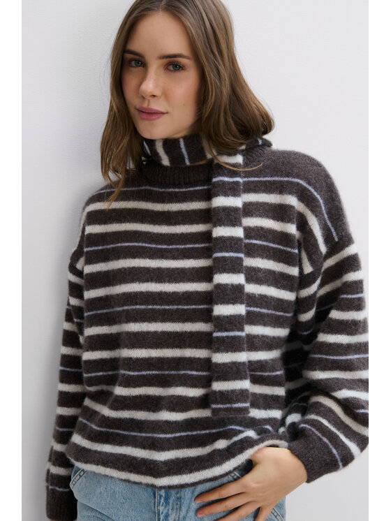 Fobya Fobya Sweter F2112 Brązowy Basic Fit