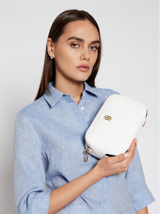 Tommy hilfiger th essence deals