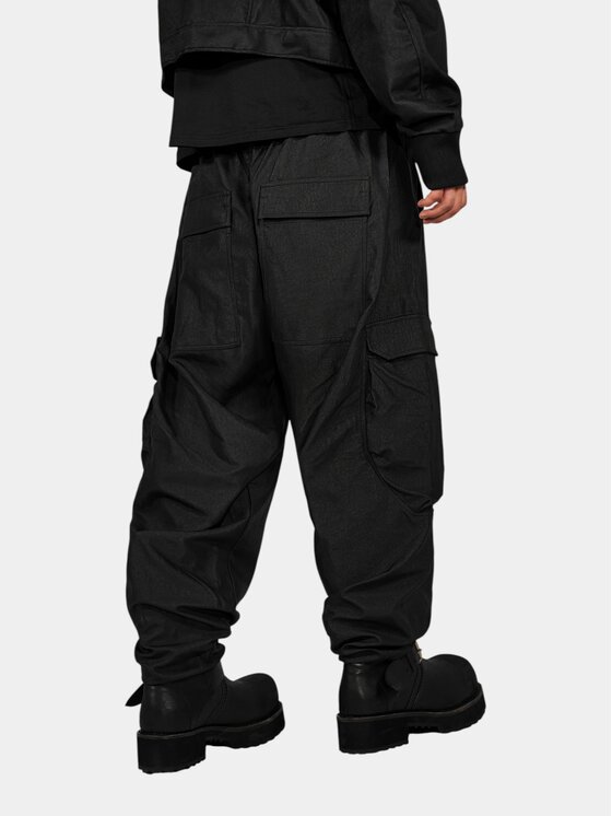 MADE BY SOCIETY MADE BY SOCIETY Spodnie materiałowe HEAVY TOUCH - P17819 Czarny Basic Fit