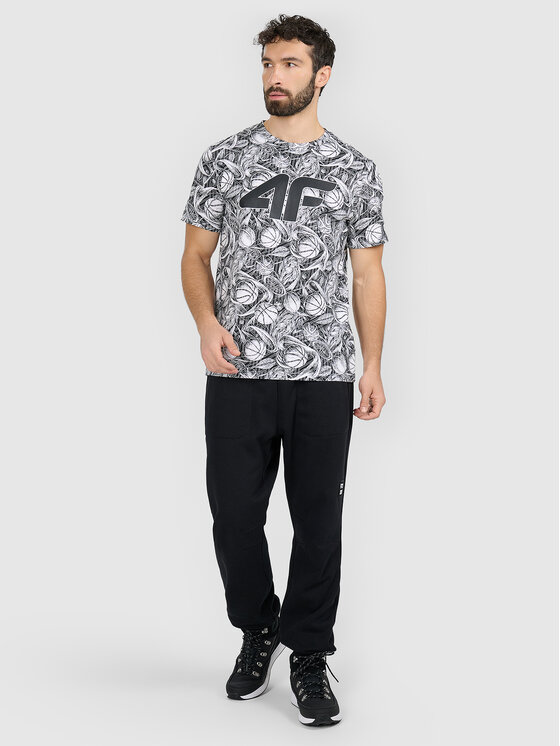 4F 4F T-Shirt WINTER CODE Czarny Regular Fit
