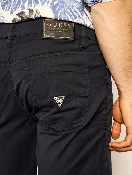 Guess Guess Σορτς υφασμάτινο M02D03 WCRJ1 Σκούρο μπλε Regular Fit