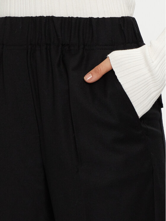 Weekend Max Mara Weekend Max Mara Παντελόνι υφασμάτινο Hateley 2425136052 Μαύρο Regular Fit