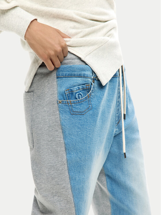 Desigual Desigual Долнище анцуг Sportti 26SWDD42 Сив Relaxed Fit