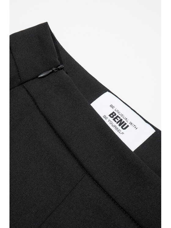 BENU BENU Spódnica mini Spódnica mini Czarny Regular Fit