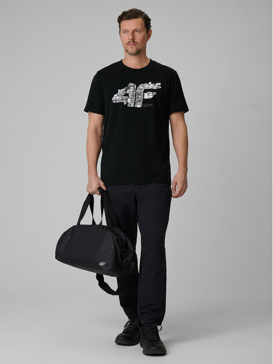 4F 4F Joggery FLUID EXPRESSIONS Czarny Regular Fit