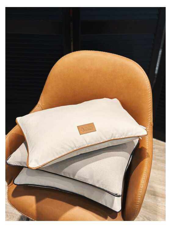 Sweet Living Sweet Living Poduszka Poduszka RIVERHEAD SIMPLE OFF WHITE/CAMEL M Biały