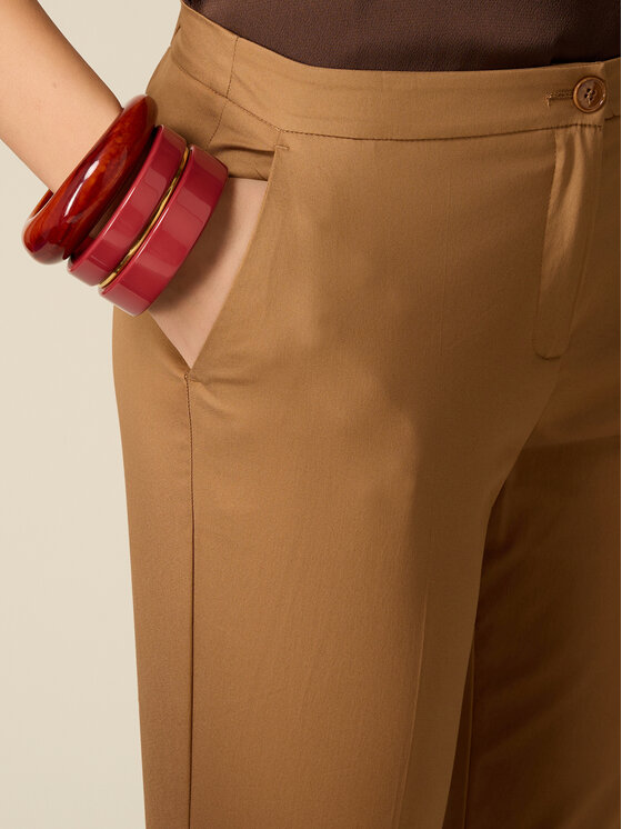 Oltre Oltre Pantaloni di tessuto P02CR009296N022 Crema Boy Fit