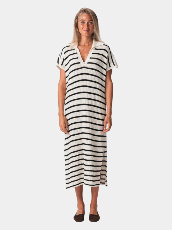 TeeShoppen TeeShoppen Sukienka codzienna 'Basic Collection' Biały Regular Fit