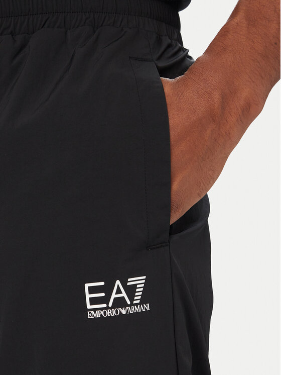EA7 Emporio Armani EA7 Emporio Armani Trenerka 7M002184 AF13190 UC001 Crna Regular Fit