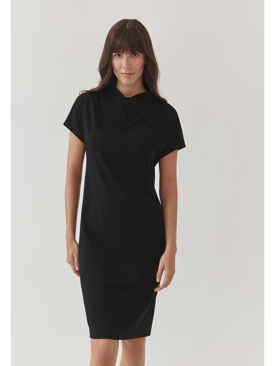 TATUUM TATUUM Sukienka dzianinowa ZORIMA Czarny Fitted Fit