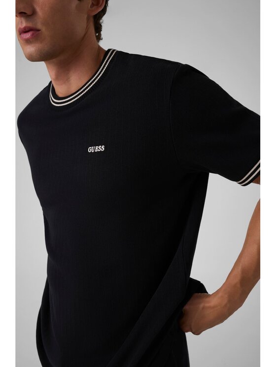 Guess Guess T-Shirt 184033 Czarny Classic Fit