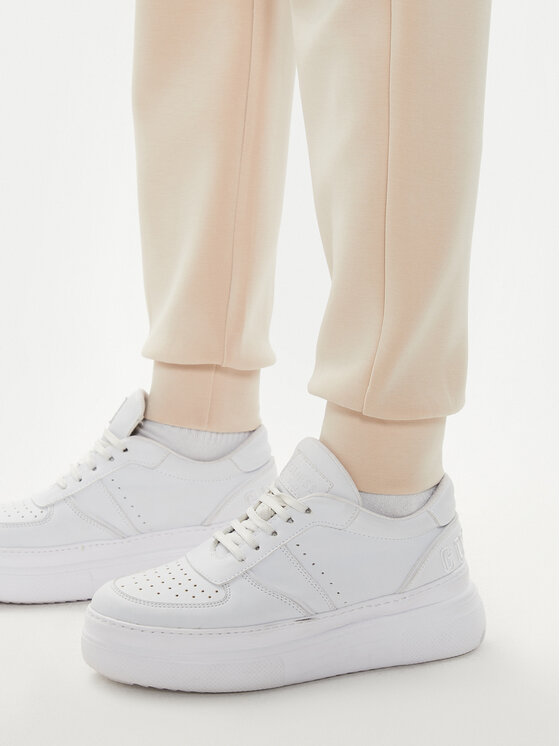 Guess Guess Jogginghose V4YB08 KCAY2 Beige Regular Fit