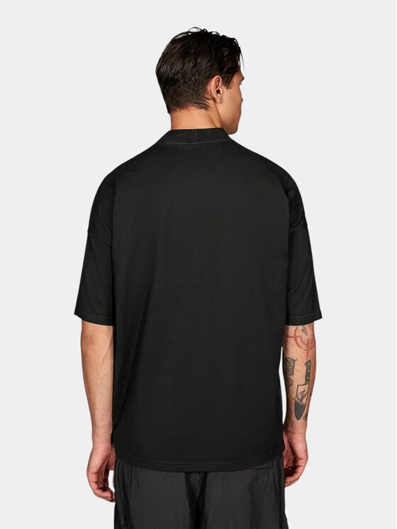 MADE BY SOCIETY MADE BY SOCIETY T-Shirt Off Record - T17654 Czarny Basic Fit