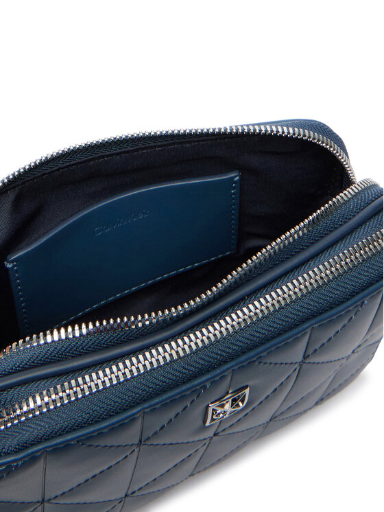 Calvin Klein Calvin Klein Soma Quilted Double Zip Camera Bag LV04F3328G Zils