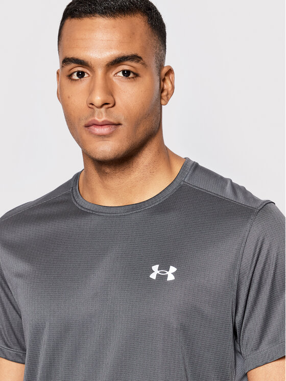 Under armour loose store fit t shirts