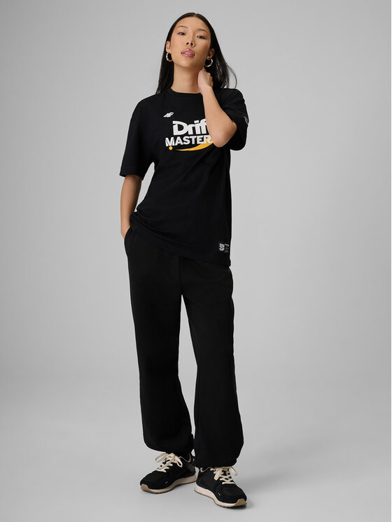 4F 4F T-Shirt MOTOSPORTS 2026 Czarny Loose Fit