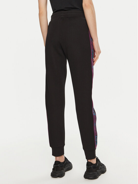 EA7 Emporio Armani EA7 Emporio Armani Sportinės kelnės 6DTP81 TJUXZ 1200 Juoda Regular Fit