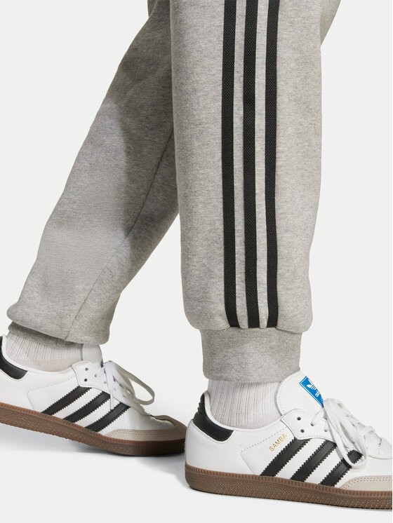 adidas adidas Spodnie dresowe 3-Stripes JW1090 Szary Loose Fit