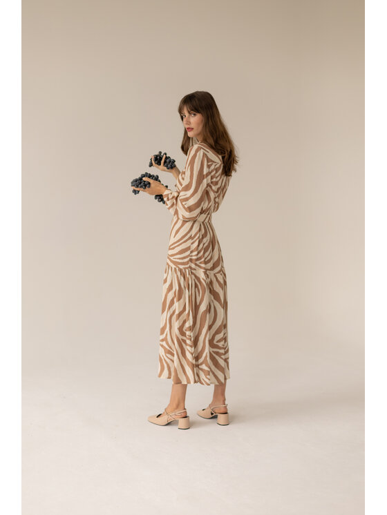 Entelier Entelier Sukienka koszulowa koszulowa maxi Beżowy Comfortable Fit