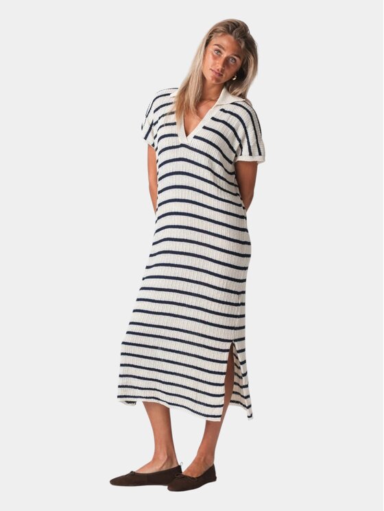 TeeShoppen TeeShoppen Sukienka codzienna 'Basic Collection' Biały Regular Fit
