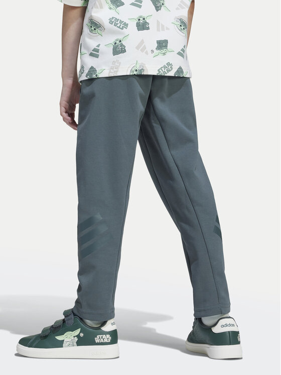 adidas adidas Παντελόνι φόρμας Star Wars The Mandalorian™ JF3652 Πράσινο Regular Fit