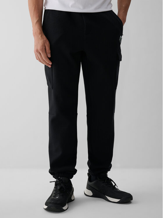 4F 4F Spodnie dresowe OVERLAND Czarny Regular Fit