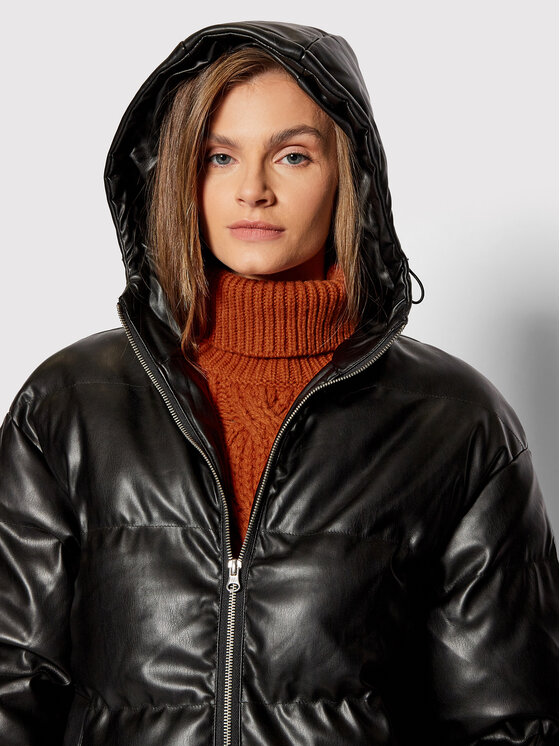 NA-KD NA-KD Яке от имитация на кожа 1100-004494-0002-581 Черен Regular Fit