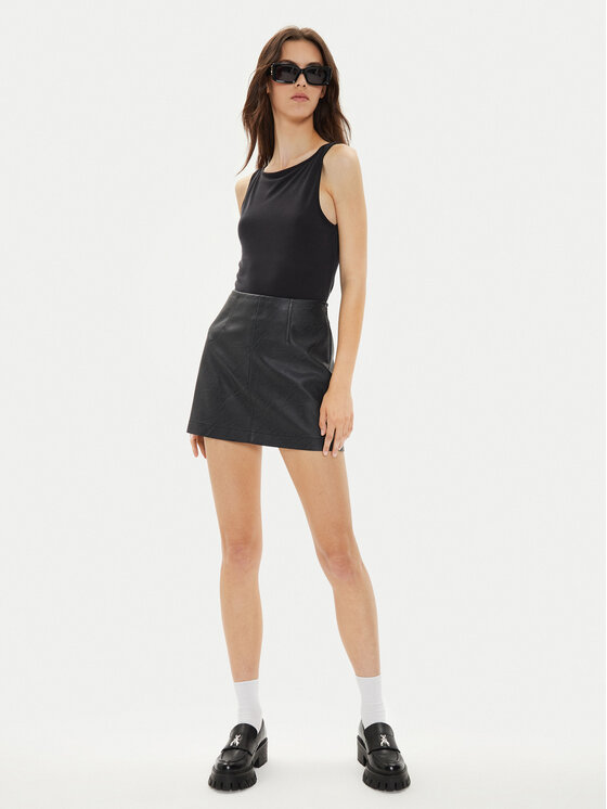 Pieces Pieces Top Anora 17148788 Črna Regular Fit