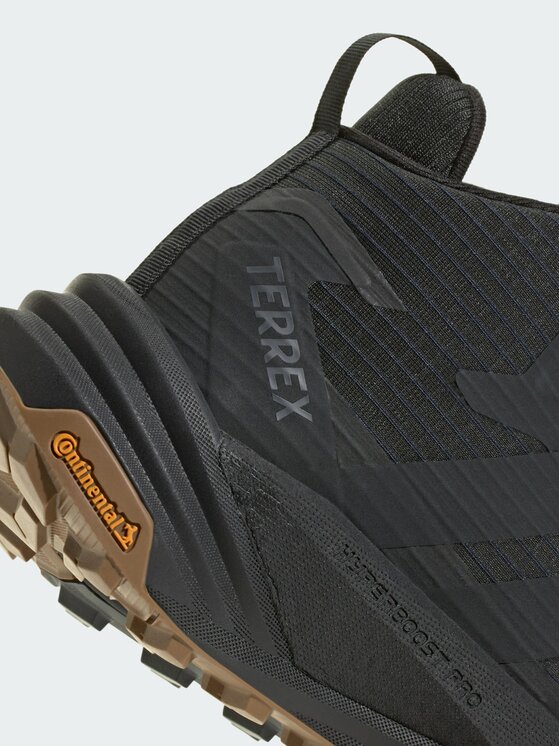 adidas adidas Trekkingi 168243 Czarny
