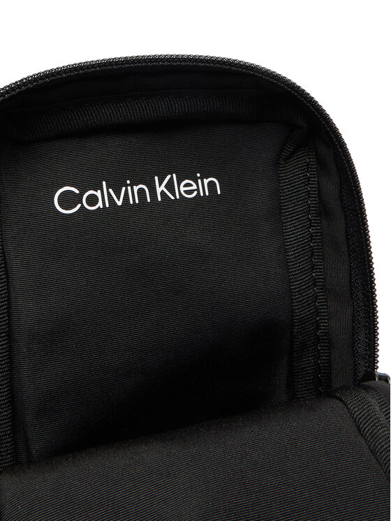 Calvin Klein Calvin Klein Ľadvinka Utility Emblem Phone Crossbody LV04D1192G Čierna
