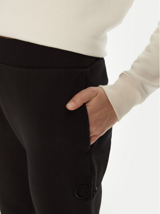 Calvin Klein Jeans Calvin Klein Jeans Donji dio trenerke Raised J20J224841 Crna Relaxed Fit