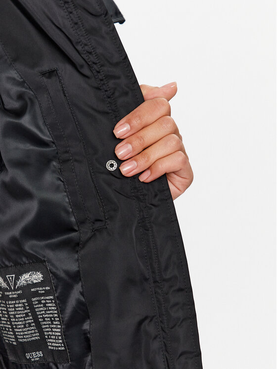 Guess Guess Vatovaná bunda W3BL41 WFSW2 Čierna Regular Fit