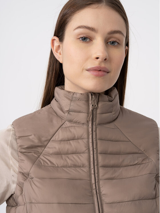 4F 4F Bezrękawnik 4FAW23TVESF072 Beżowy Slim Fit