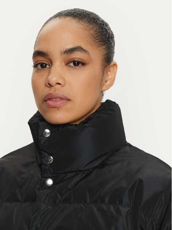Converse Converse Vatovaná bunda Super Puffer 10026797-A01 Čierna Relaxed Fit