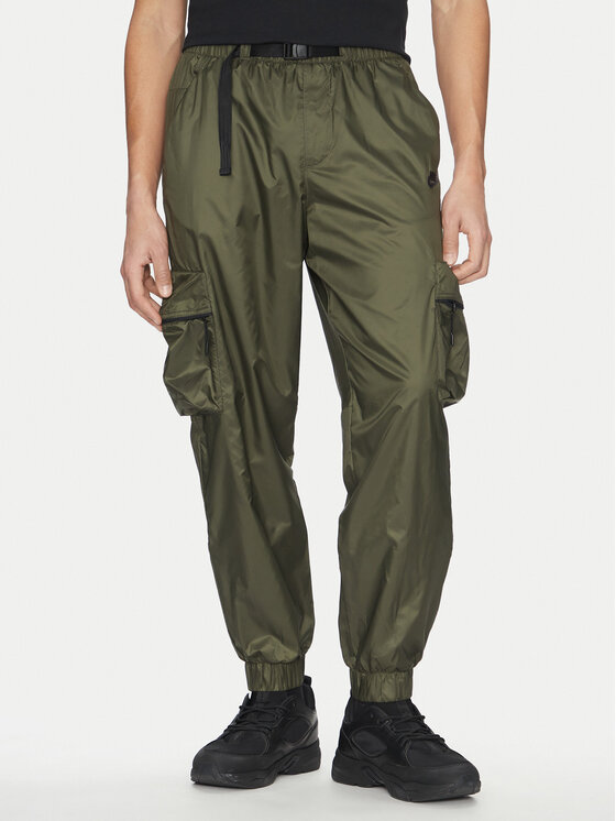 Nike Nike Teplákové kalhoty FB7911 Khaki Regular Fit