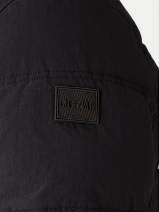 Mustang Mustang Winterjacke Oakfield 1017069 Schwarz Regular Fit